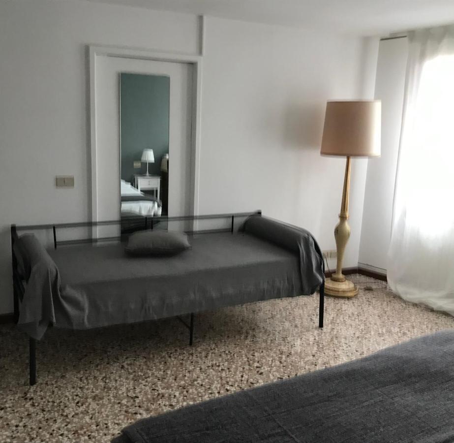 Pensión And - Private In Shared Venecia